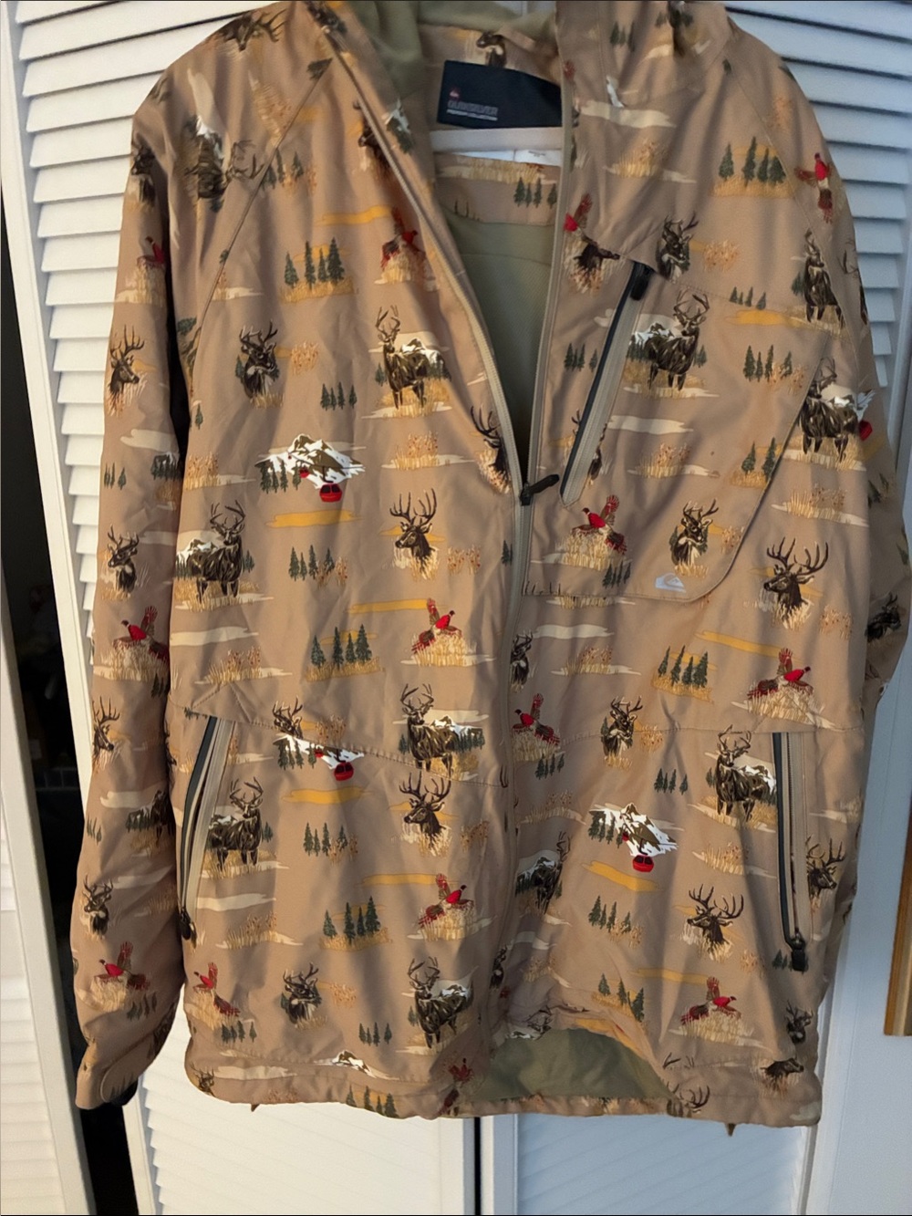 Quicksilver Men’s Premium Collection Ski/Snowboard anorak jacket. Size XL.